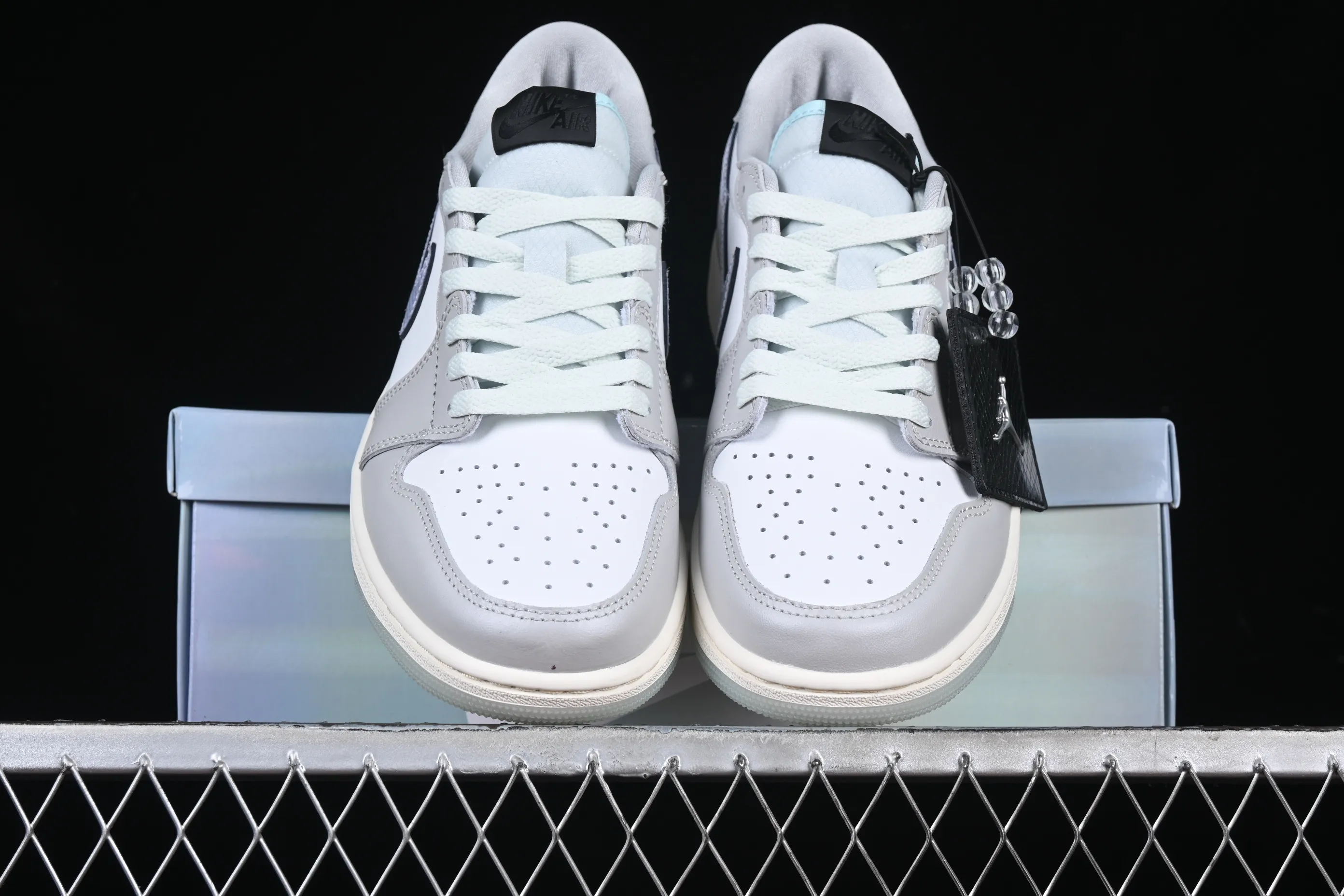 All Categories Air Jordan Jordan Series Basketball Shoes Air Jordan 1 Low G Version Pure Original Air Jordan 1 Low OG "CNY" AJ1 Joe 1 Year of the Snake Limited Silver Snake Low-top Retro Basketball Shoes HF3144-100